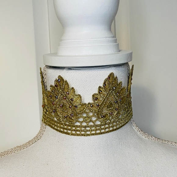 Handmade Lace Choker - Picture 6 of 6